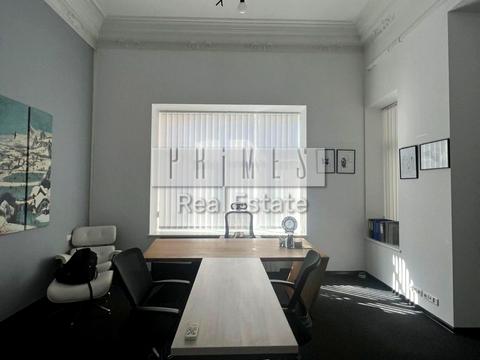 коммерческая по адресу Михаила Грушевского ул., 16