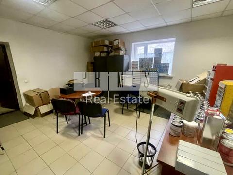 комерційна за адресою Київ, Науки просп., 33А