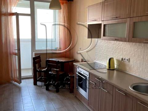 квартира за адресою Драгоманова вул., 2-Б