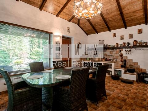 будинок за адресою Осіння