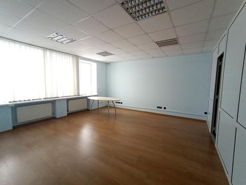 комерційна за адресою Велика Окружна вул., 4