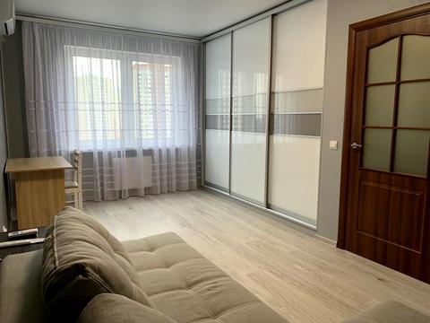 квартира за адресою Софії Русової вул., 5-Б