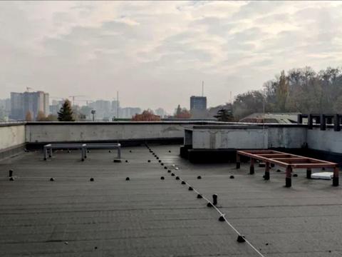 комерційна за адресою Вокзальна пл., 1
