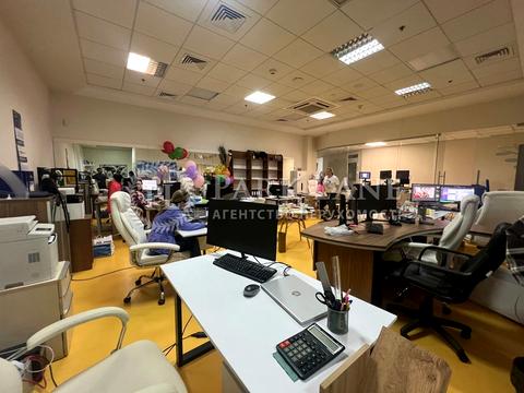 комерційна за адресою Київ, Голосіївський просп. (40-річчя Жовтня), 58-А