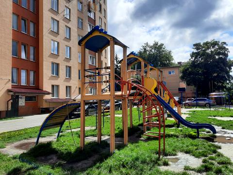 квартира за адресою Тролейбусна вул., 9-В