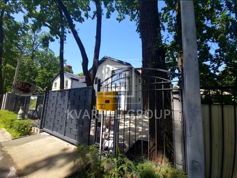 дом по адресу Институтская ул. (Артема), 11