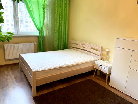 квартира за адресою Сім'ї Кульженків вул. (Петра Дегтяренка), 33