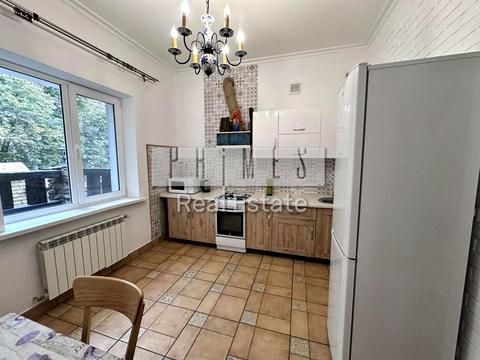 комерційна за адресою Звіринецька вул., 44