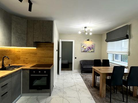 квартира за адресою Степана Бандери вул., 77-Б