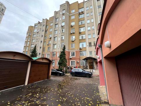 комерційна за адресою Довженка вул., 6а