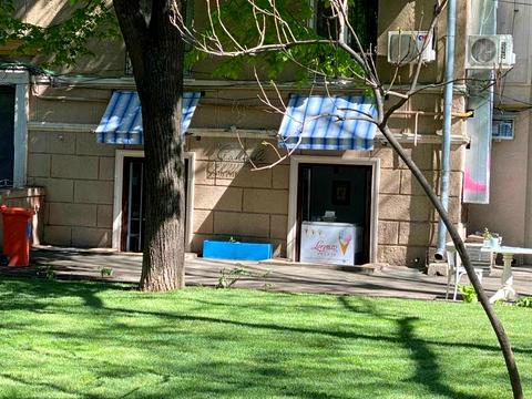 комерційна за адресою Театральна, 9