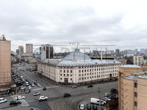 комерційна за адресою Дмитрівська вул., 18/24