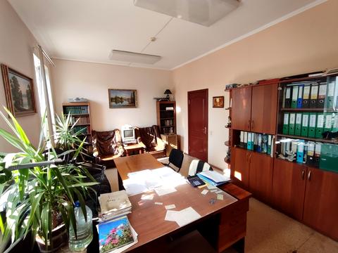 комерційна за адресою Пирогівський Шлях вул. (Червонопрапорна), 32