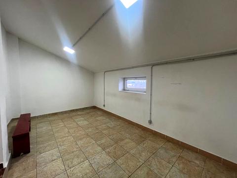 комерційна за адресою Автоливмашівська вул., 2