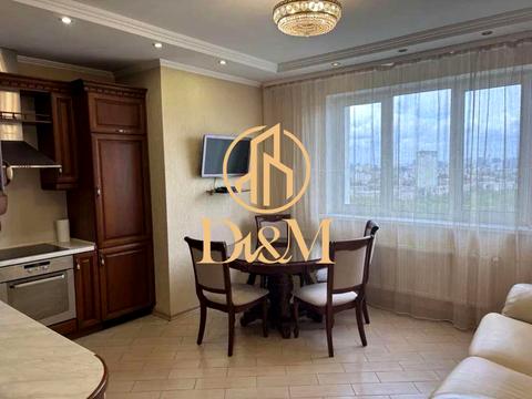 квартира за адресою Героїв Оборони вул., 10-А
