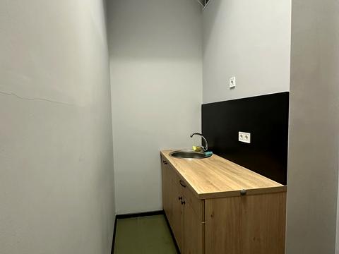 комерційна за адресою Верхній Вал вул., 2