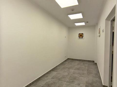 комерційна за адресою Кругла вул., 5-Б