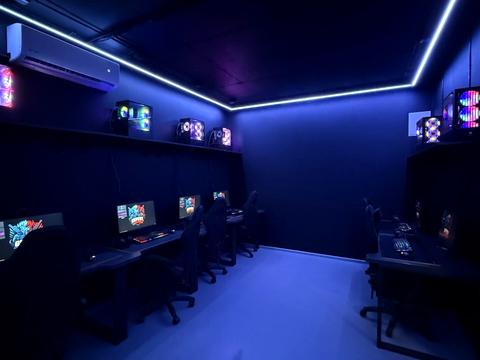 комерційна за адресою Василя Стуса вул., 7