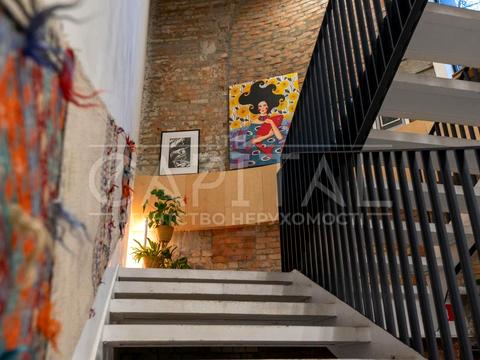 комерційна за адресою Марка Безручка вул., 24