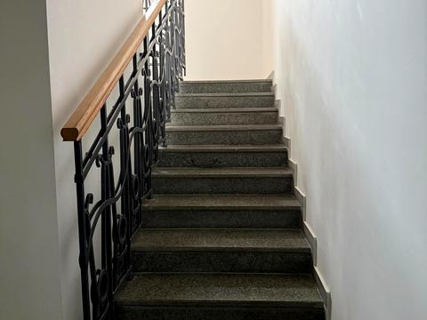 комерційна за адресою Воздвиженська вул., 18