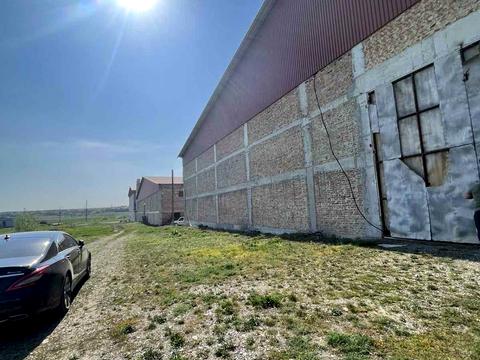 комерційна за адресою Центральна, 8