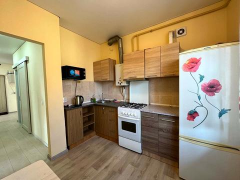 квартира за адресою Володимира Великого пл. (Олександра Поля), 8