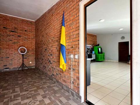 комерційна за адресою Автолюбителів вул., 1