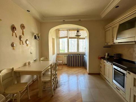 квартира за адресою Драгоманова вул., 6-А