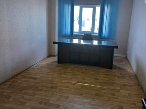 комерційна за адресою Кам'янецька вул., 122