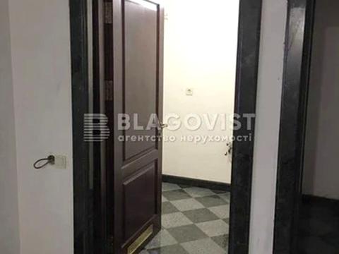 комерційна за адресою Лютеранська вул., 4
