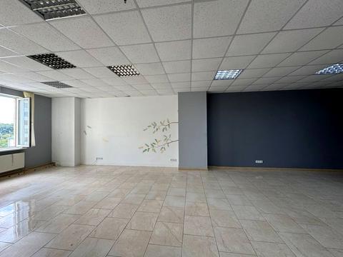 комерційна за адресою Зарічанська вул., 3/1