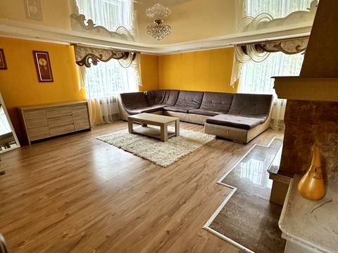 будинок за адресою Академіка Малиновського вул.