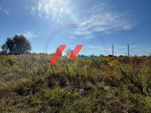 участок по адресу Комсомольська