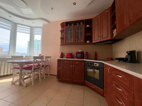 квартира по адресу Миколы Бажана просп., 10