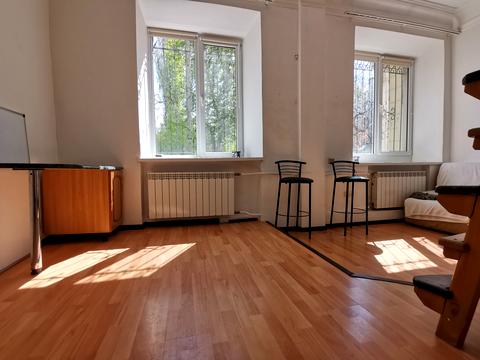 комерційна за адресою Володимирська вул., 71