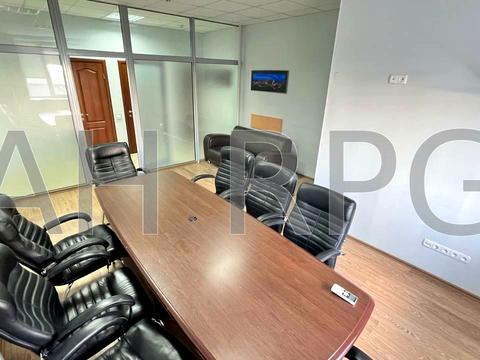 комерційна за адресою Євгена Коновальця вул. (Щорса), 32-Г