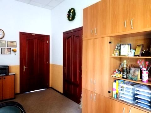 комерційна за адресою Володимира Моссаковського вул. (Клари Цеткін), 2