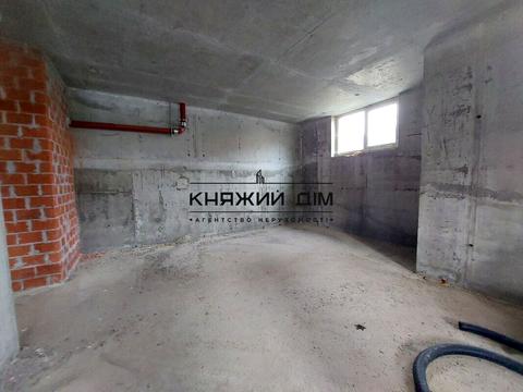 комерційна за адресою Академіка Заболотного вул., 148