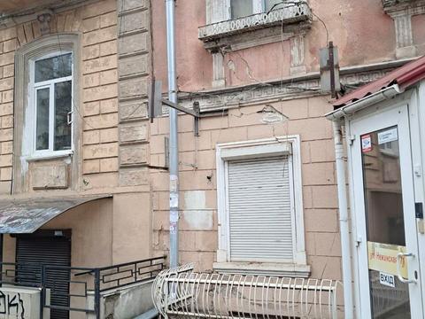 комерційна за адресою Ніжинська вул., 71