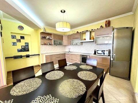 квартира за адресою Анни Ахматової вул., 13-Г