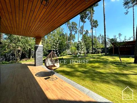 дом по адресу Плютовская ул.