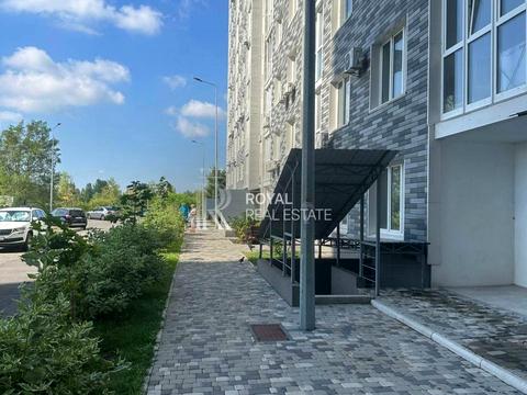 комерційна за адресою Ревуцького вул., 54
