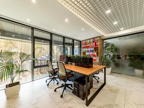 комерційна за адресою Буслівська вул., 12