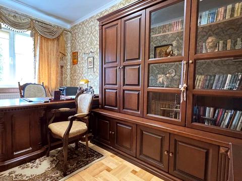 будинок за адресою Богдана Хмельницького