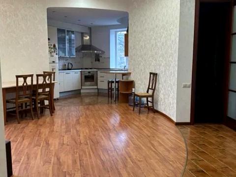 квартира по адресу Небесной Сотни ул., 38