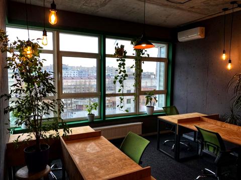 комерційна за адресою Кловський узвіз, 7a