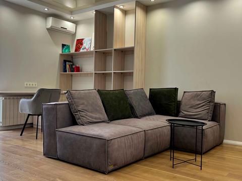 квартира за адресою Регенераторна вул., 4