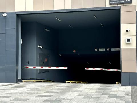 паркомісце за адресою Івана Федорова вул., 2-А