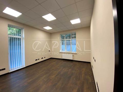 комерційна за адресою вул. Франка Івана, 11