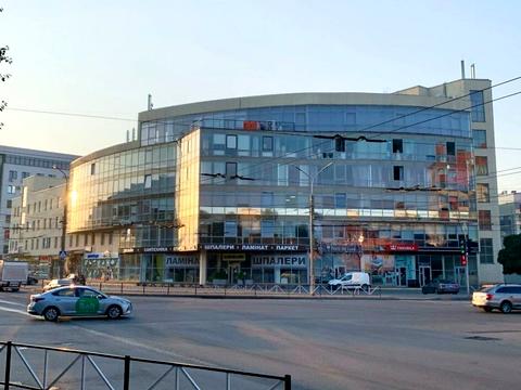 комерційна за адресою Зарічанська вул., 3/1